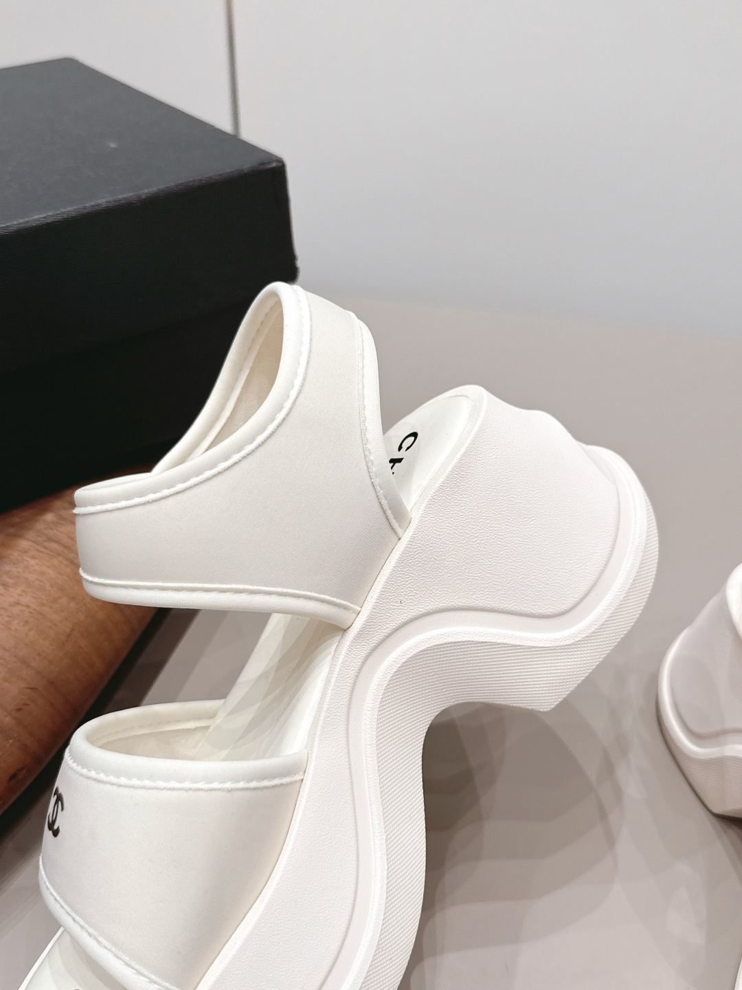 Chanel Classic Luxury Leather Shoe Loafer Ref 7