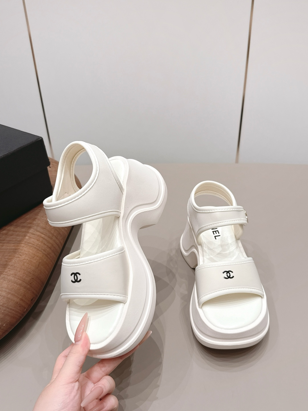 Chanel Classic Luxury Leather Shoe Loafer Ref 4