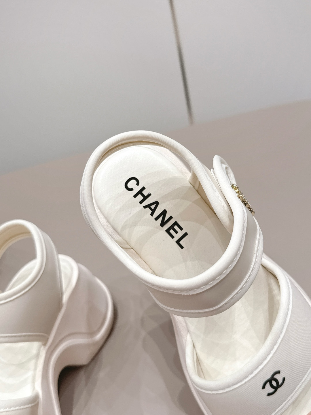Chanel Classic Luxury Leather Shoe Loafer Ref 8