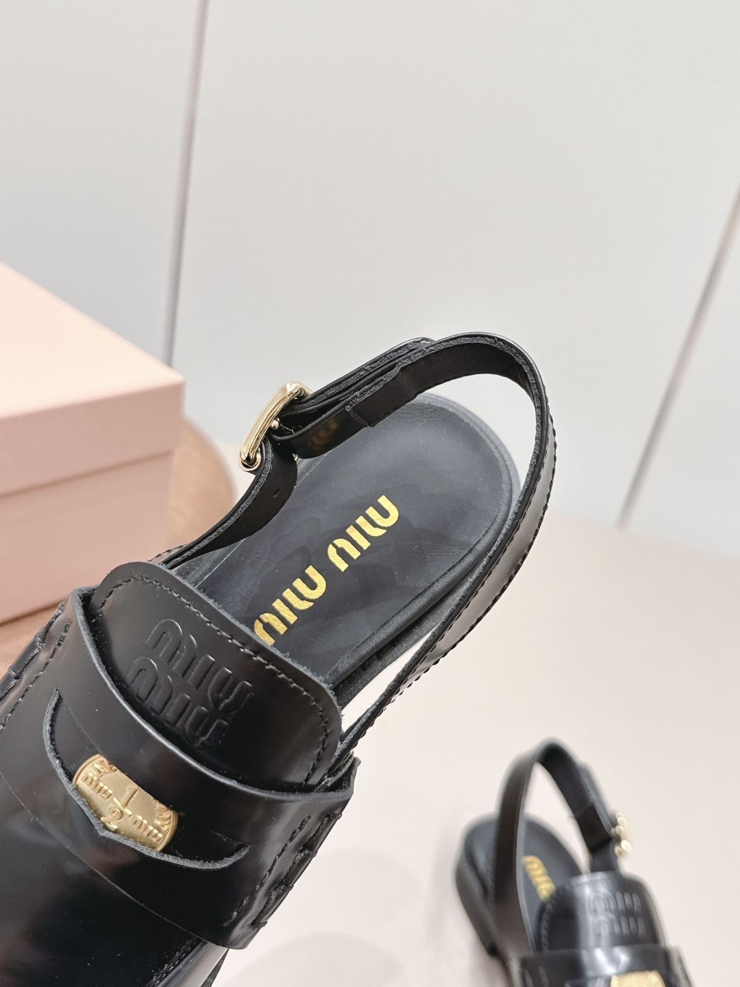 Miu Miu Haute Couture Classic Luxury Leather Shoe Ref.7D2FEEE1 7