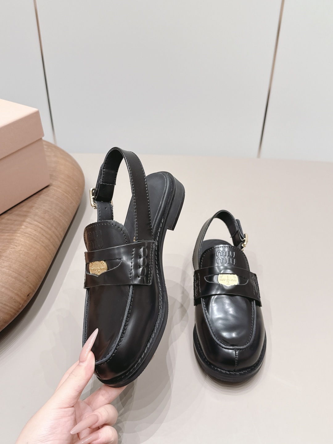 Miu Miu Haute Couture Classic Luxury Leather Shoe Ref.7D2FEEE1 4