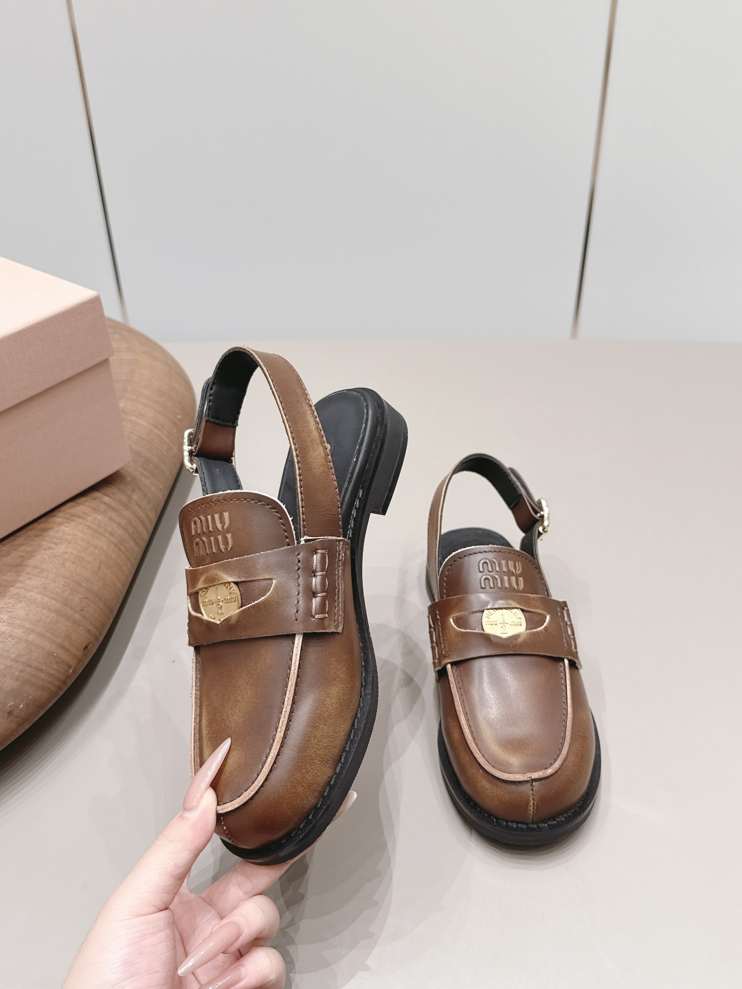 Miu Miu Haute Couture Classic Luxury Leather Shoe Ref.5BCB10B7 4