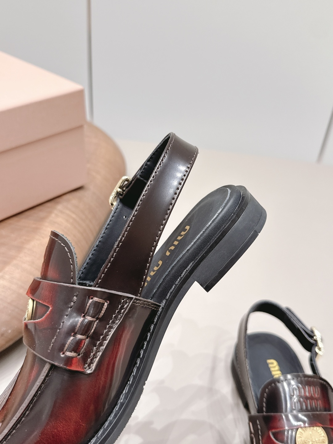 Miu Miu Haute Couture Classic Luxury Leather Shoe Ref 8