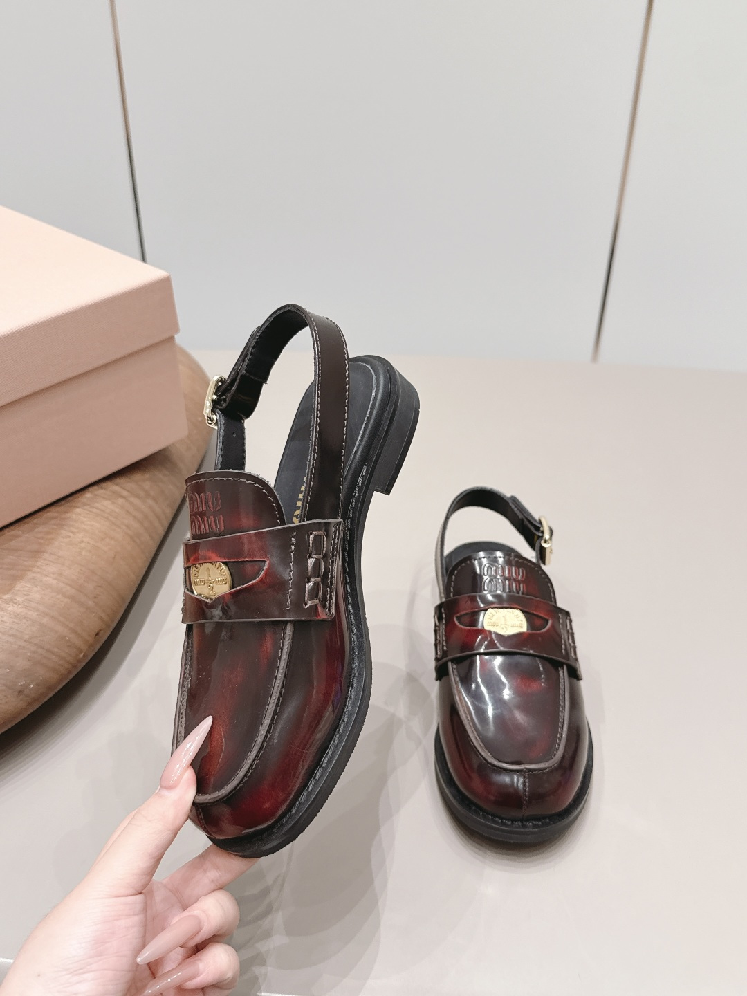Miu Miu Haute Couture Classic Luxury Leather Shoe Ref 4
