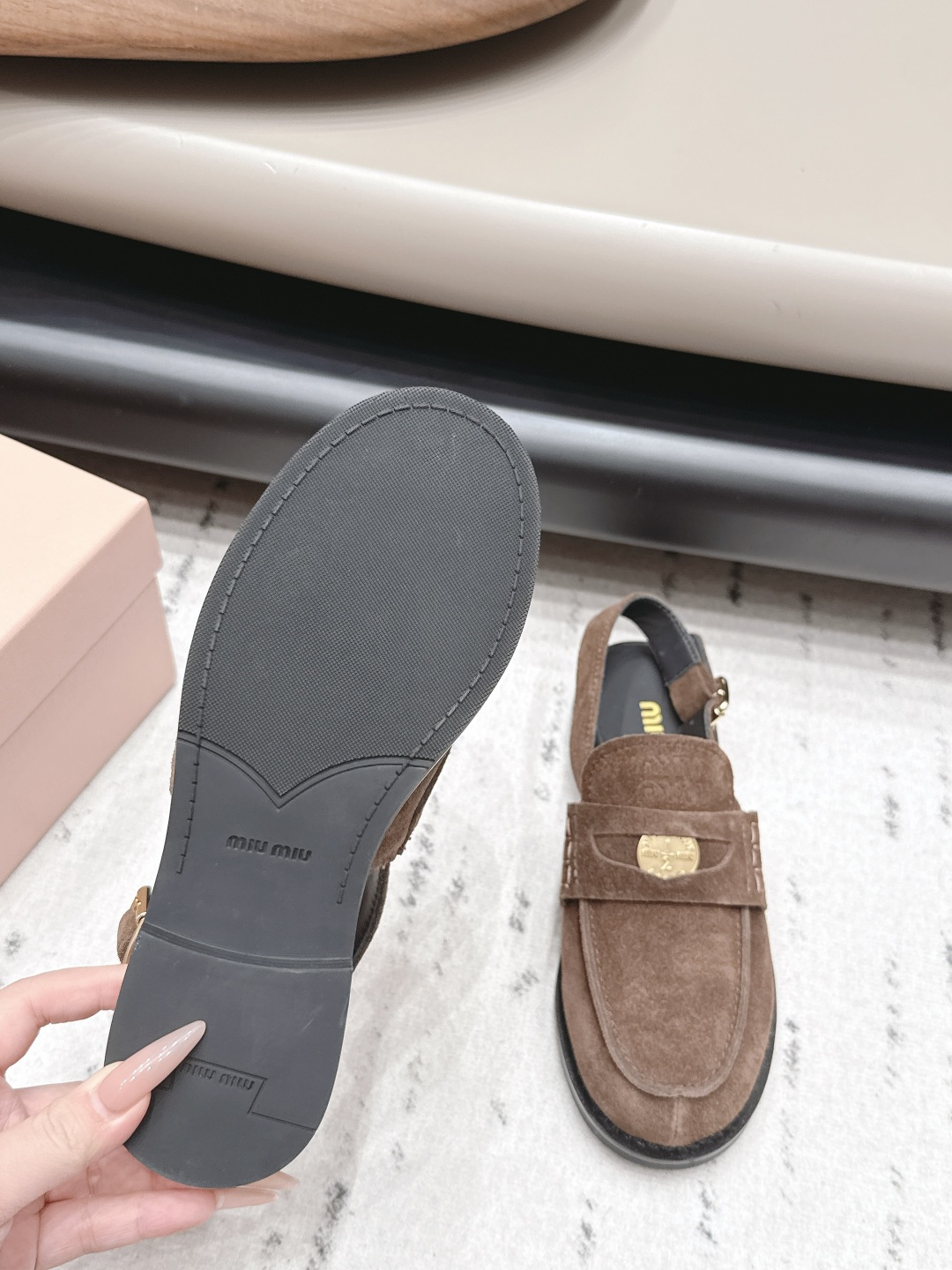 Miu Miu Haute Couture Classic Luxury Leather Shoe Ref 9