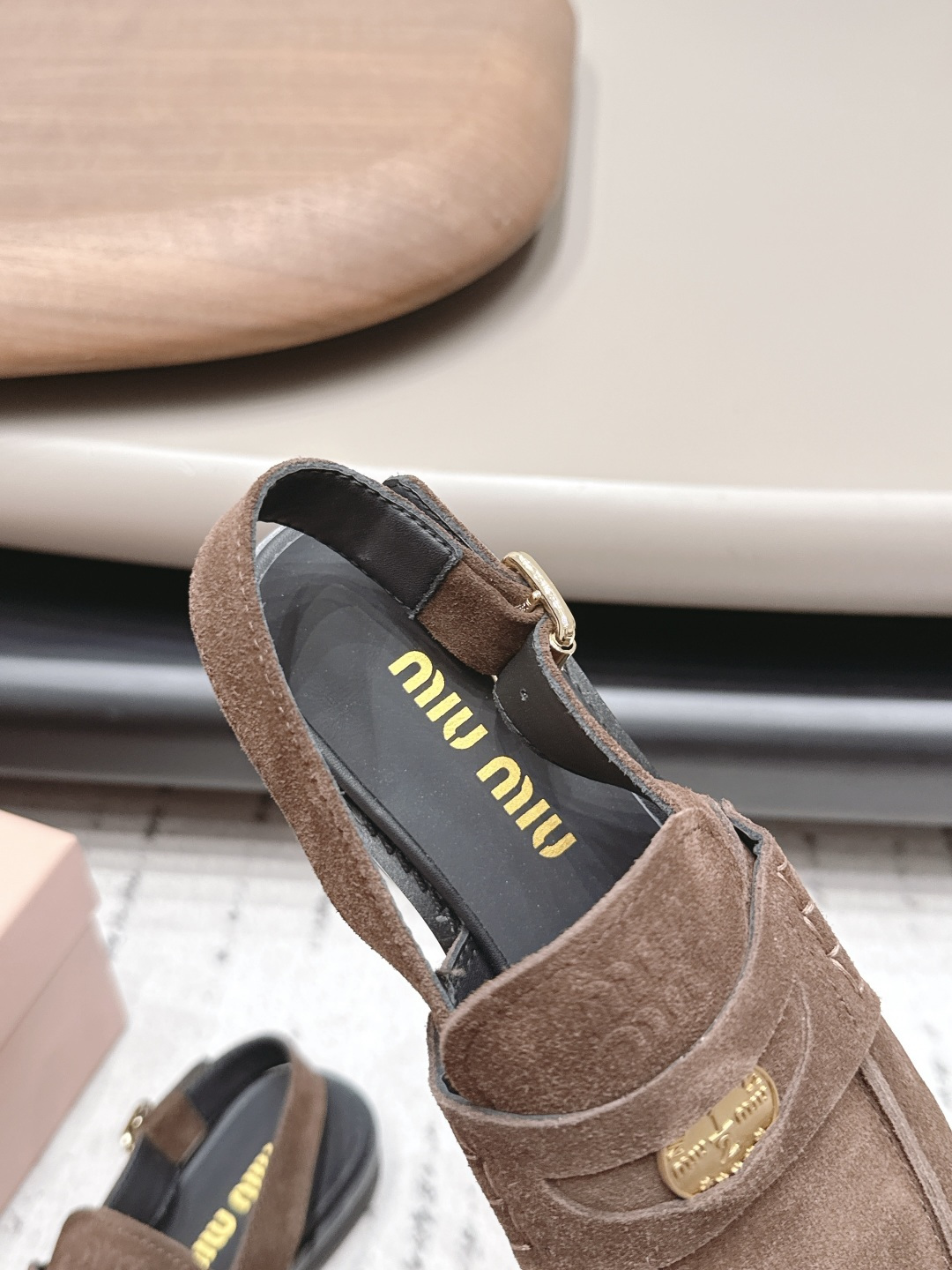Miu Miu Haute Couture Classic Luxury Leather Shoe Ref 7