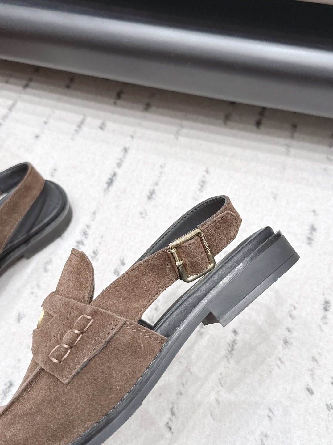 Miu Miu Haute Couture Classic Luxury Leather Shoe Ref 8