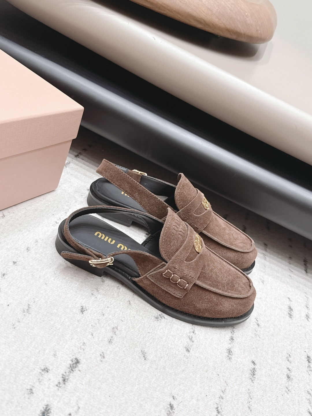 Miu Miu Haute Couture Classic Luxury Leather Shoe Ref 3