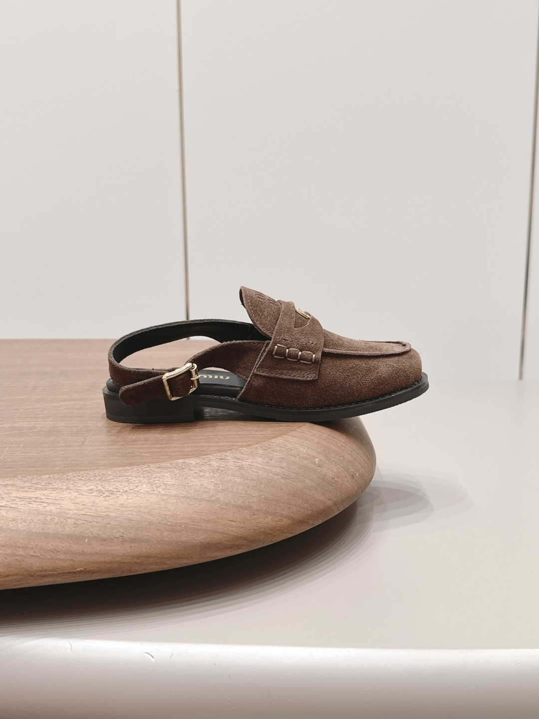 Miu Miu Haute Couture Classic Luxury Leather Shoe Ref 5