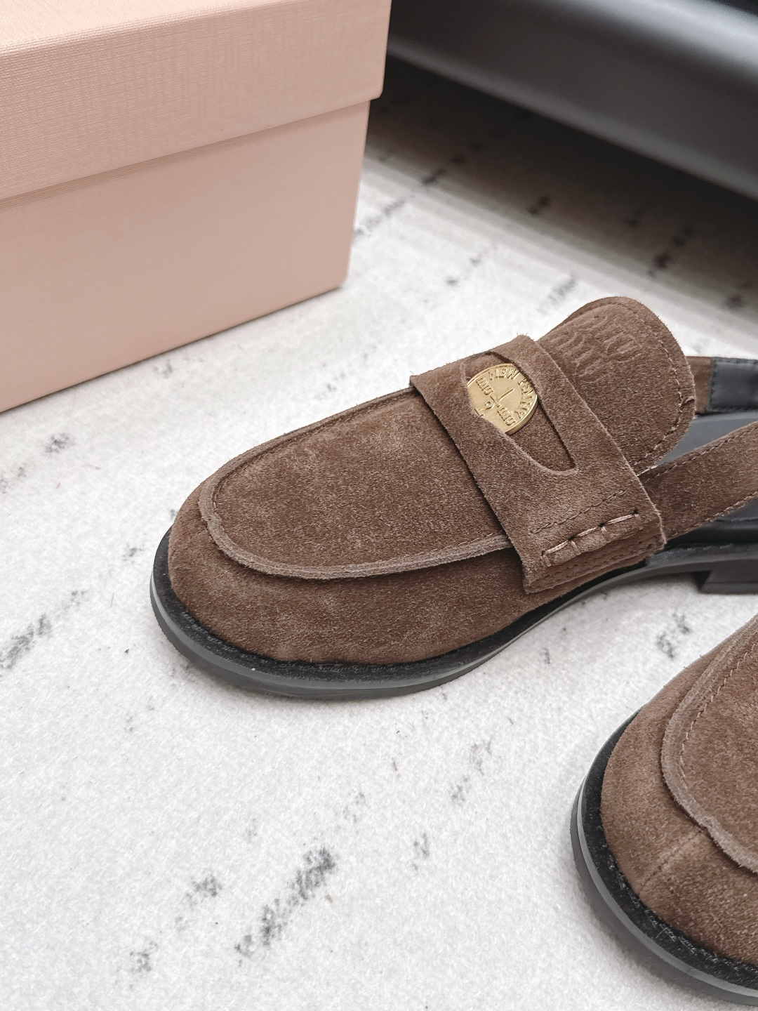 Miu Miu Haute Couture Classic Luxury Leather Shoe Ref 6