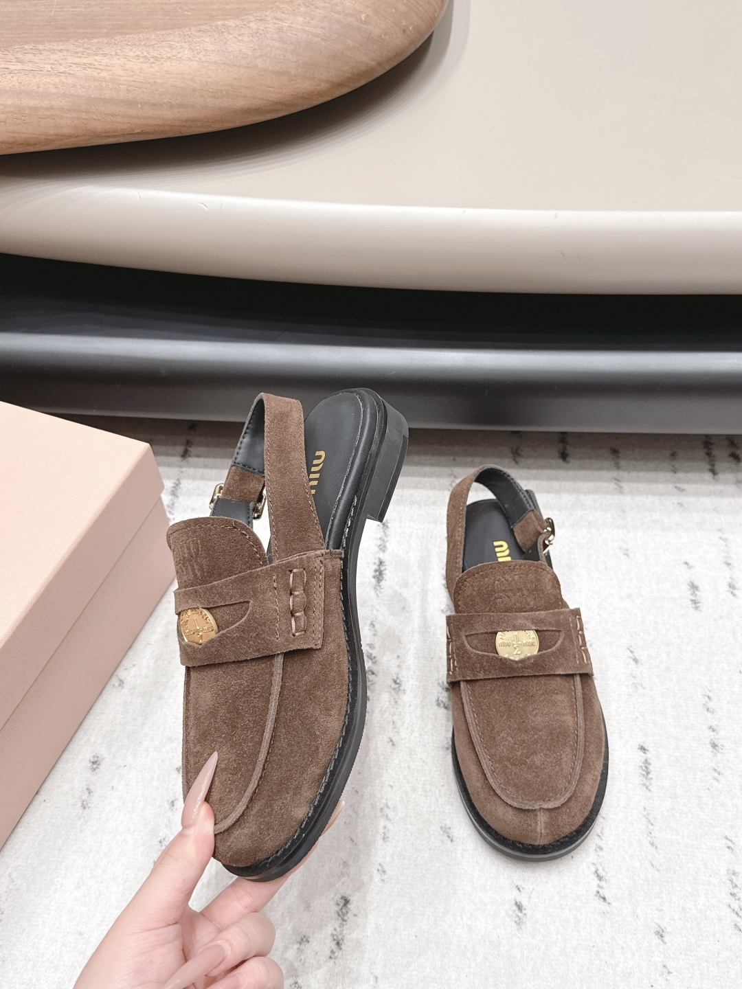 Miu Miu Haute Couture Classic Luxury Leather Shoe Ref 4