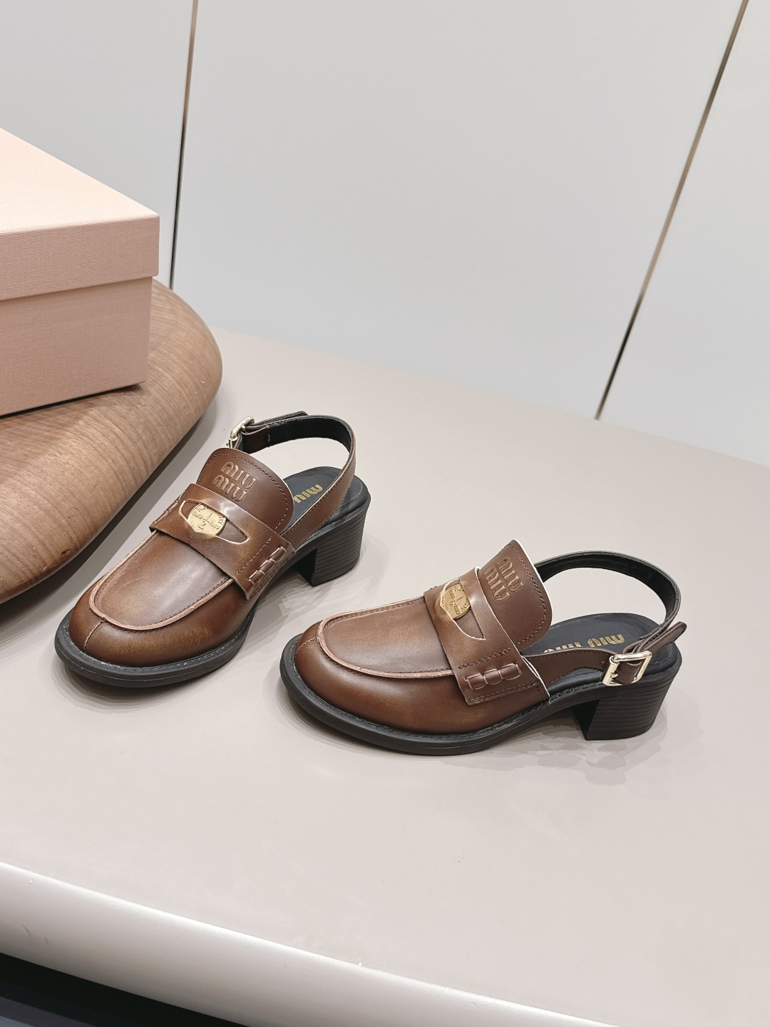 MIUMIU缪缪2026vs春夏最新走秀爆款单鞋系列 2