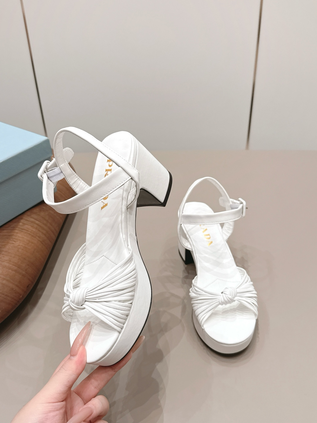 罗杰·维维亚 Roger Vivier 经典高奢皮鞋鞋履高跟鞋 #45D31663 4
