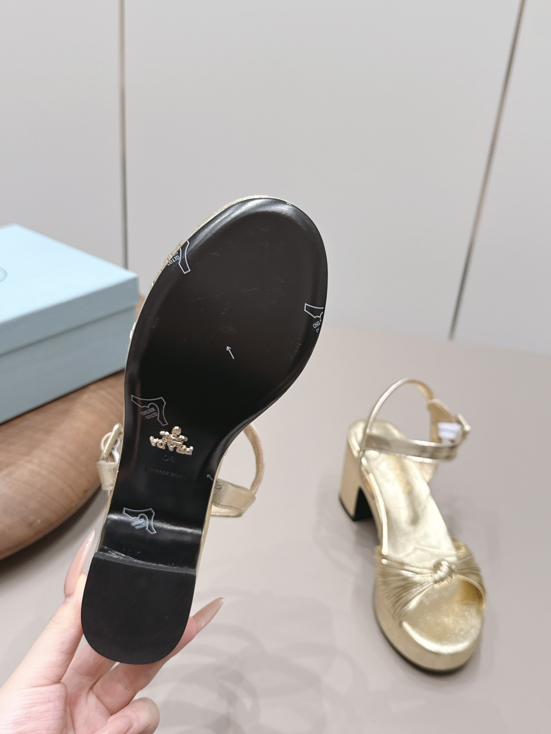 Christian Louboutin Classic Luxury Leather Shoe Loafer Ref.6E6DF998 9
