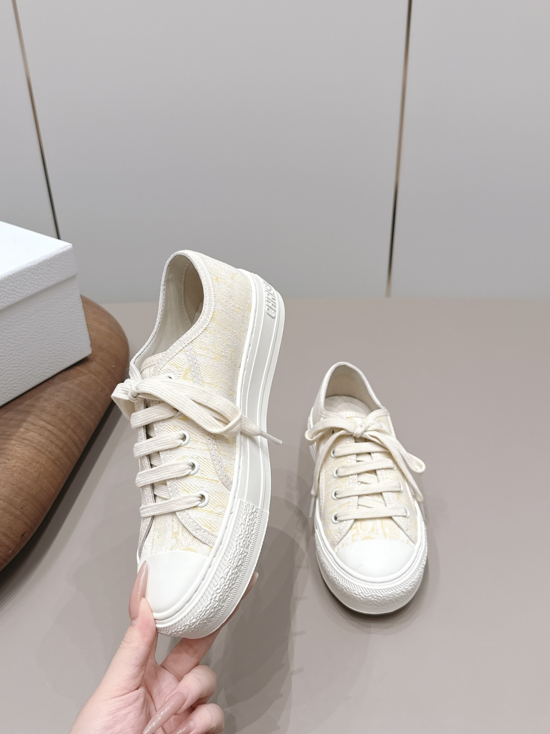 马吉拉 Maison Margiela 高级成衣风衣外套及大衣服饰 #E9EE9034 4