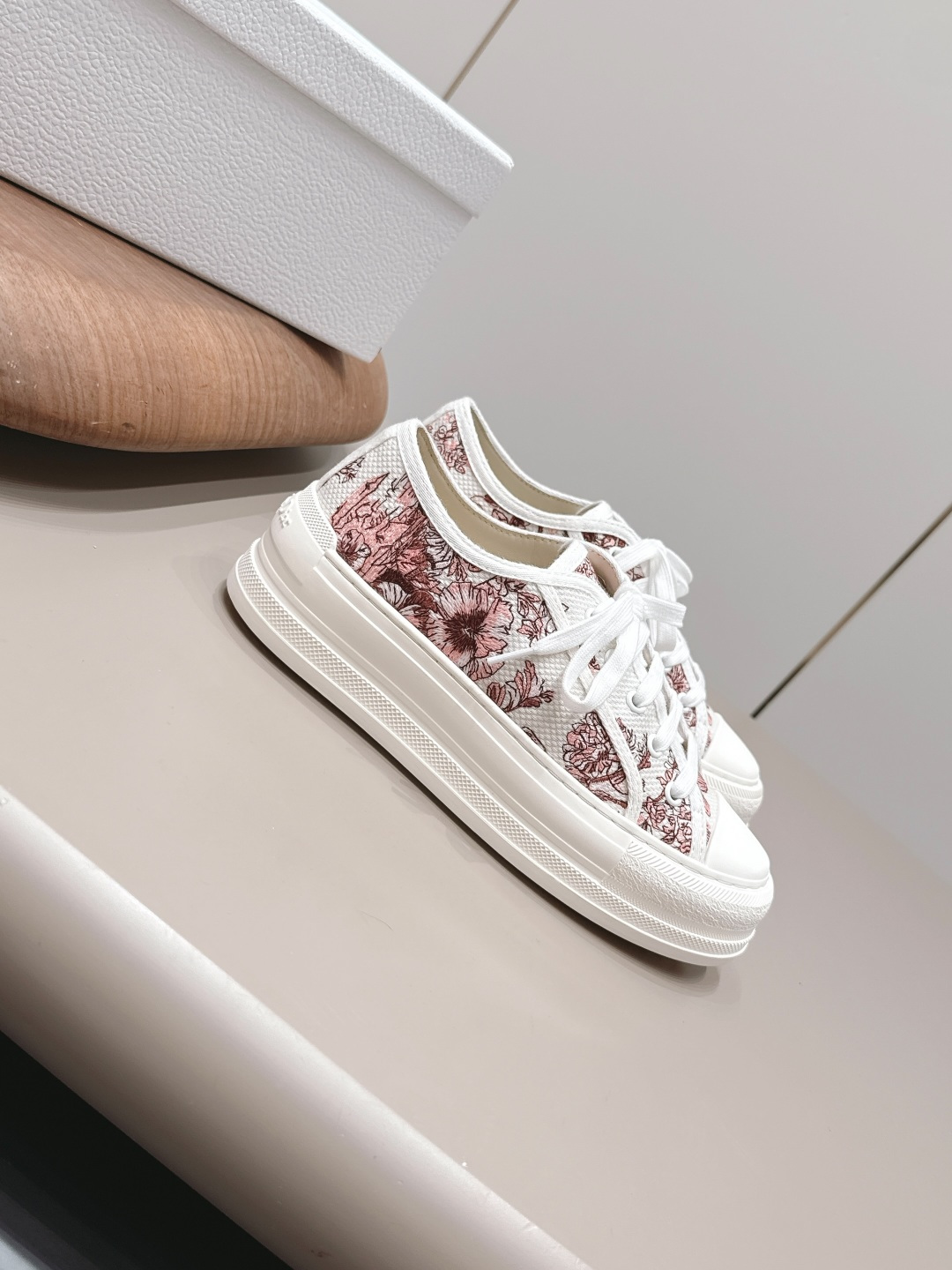 马吉拉 Maison Margiela 高级成衣风衣外套及大衣服饰 #789B7371 3