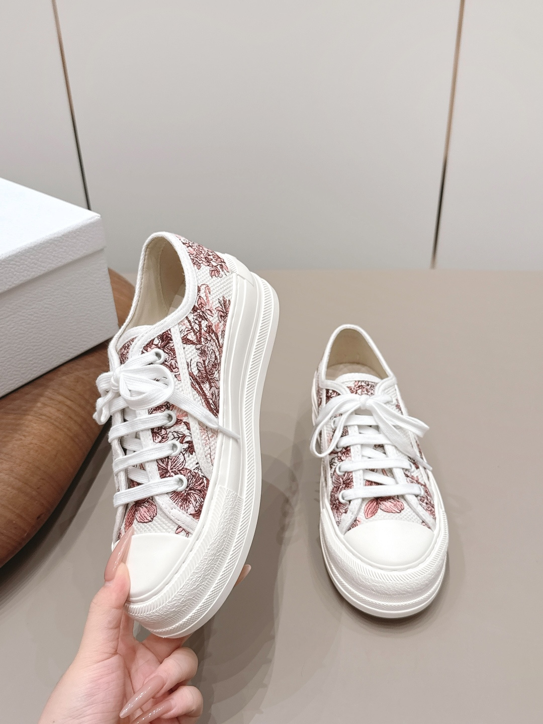 马吉拉 Maison Margiela 高级成衣风衣外套及大衣服饰 #789B7371 4