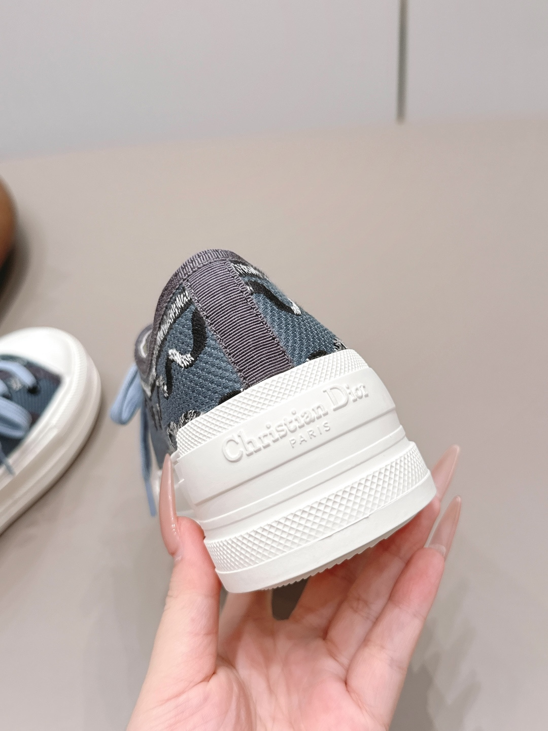 马吉拉 Maison Margiela 高级成衣风衣外套及大衣服饰 #C993AB4E 9