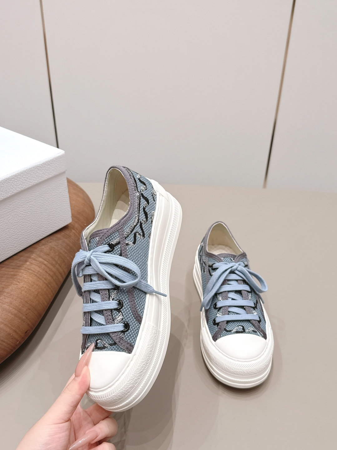马吉拉 Maison Margiela 高级成衣风衣外套及大衣服饰 #C993AB4E 4