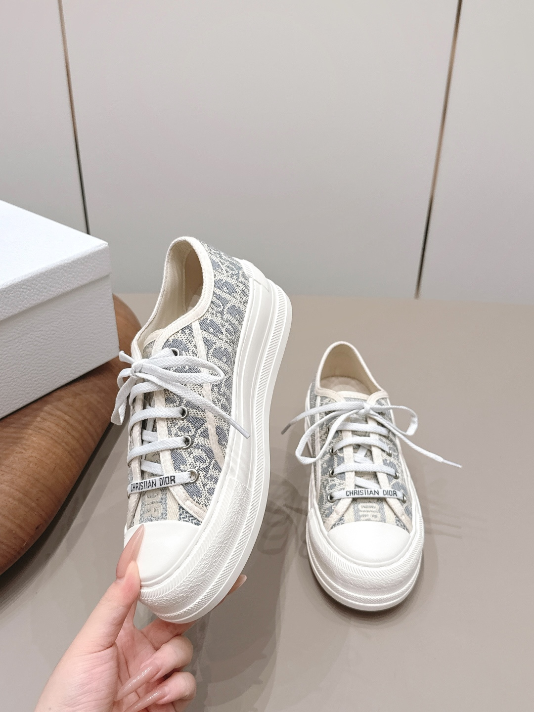 马吉拉 Maison Margiela 高级成衣风衣外套及大衣服饰 #241E2887 4