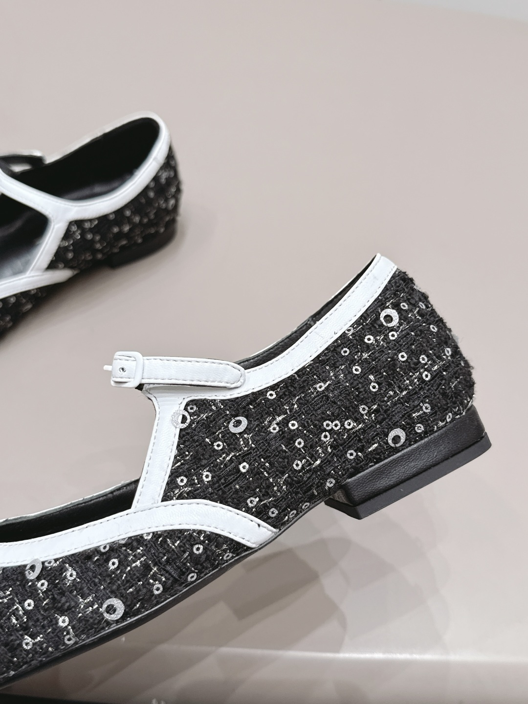 Chanel Classic Luxury Leather Shoe Loafer Ref 8