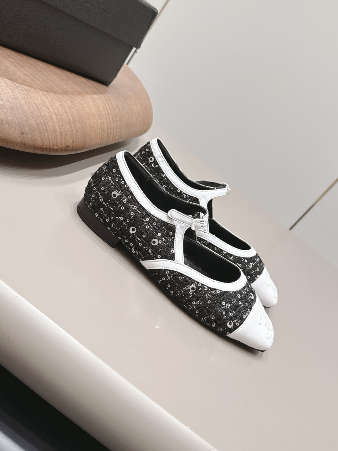 Chanel Classic Luxury Leather Shoe Loafer Ref 3