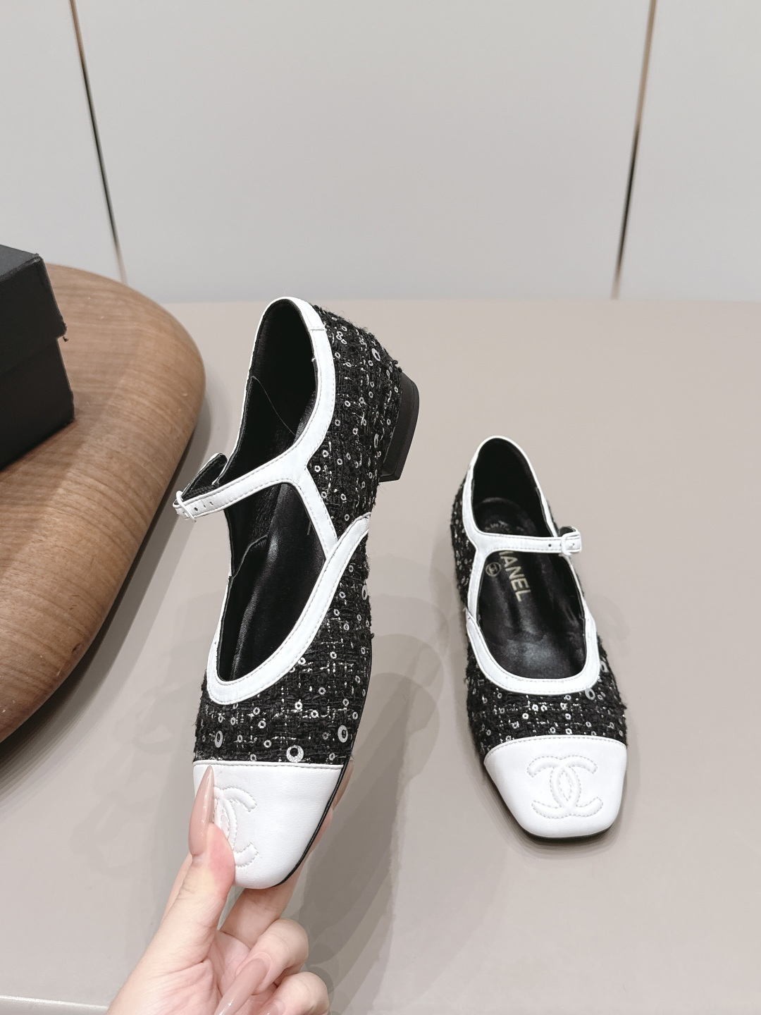 Chanel Classic Luxury Leather Shoe Loafer Ref 4