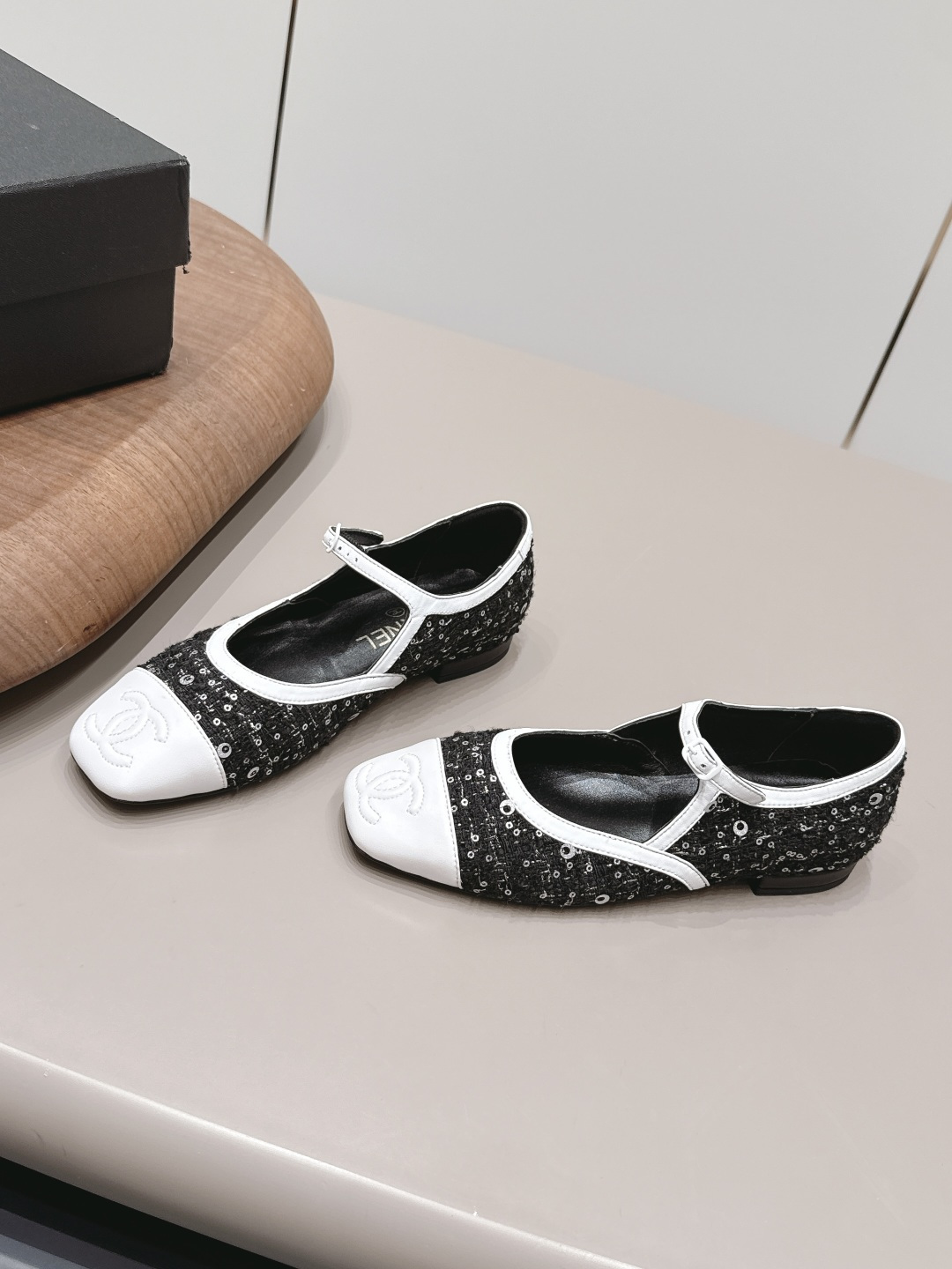 Chanel Classic Luxury Leather Shoe Loafer Ref 2