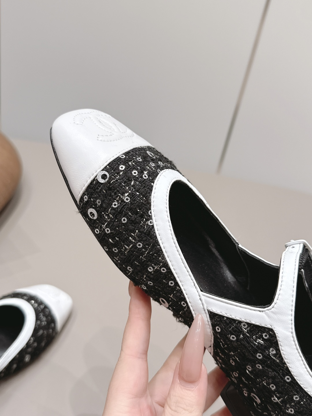 Chanel Classic Luxury Leather Shoe Loafer Ref 6
