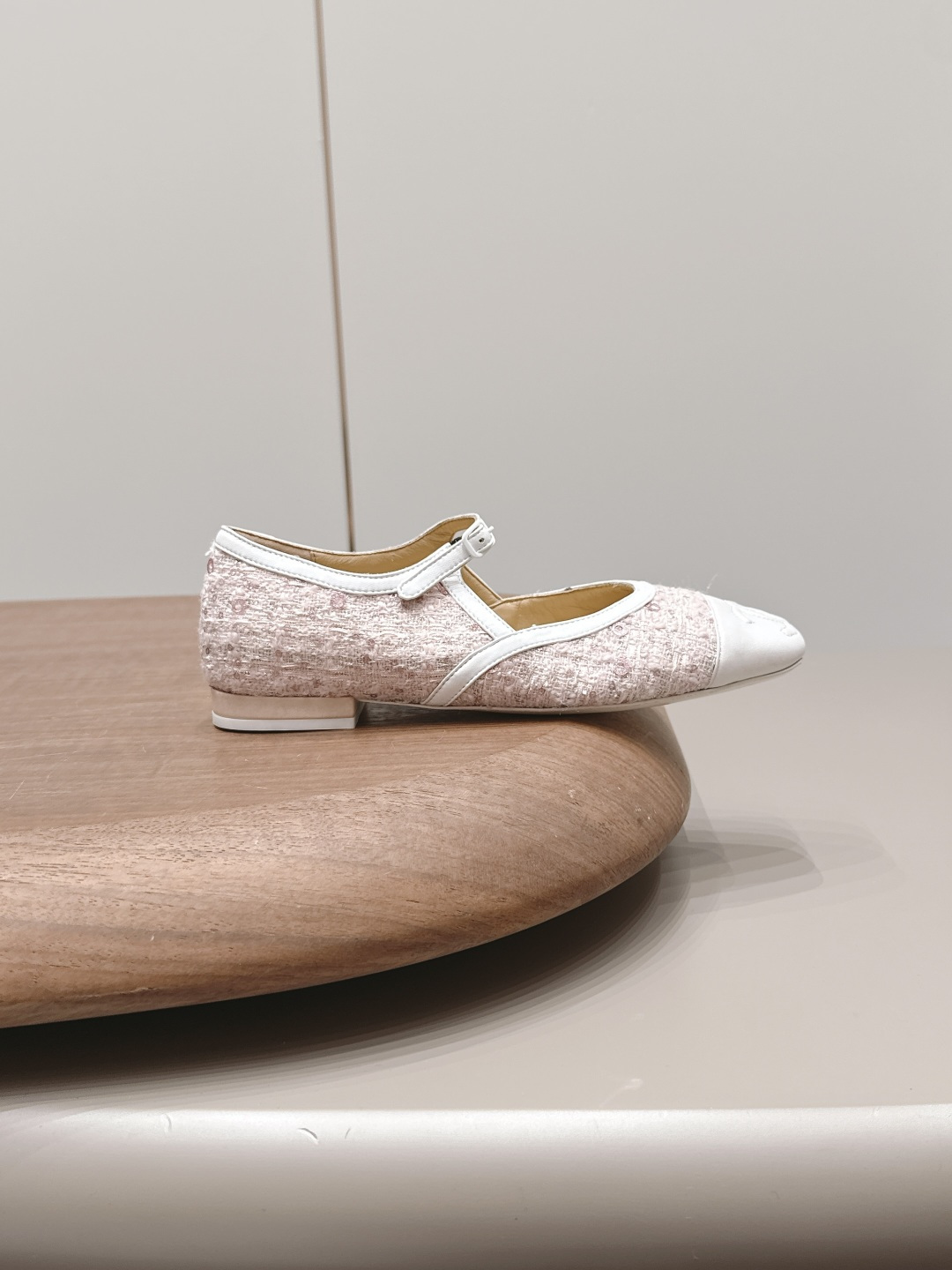 Chanel Classic Luxury Leather Shoe Loafer Ref 5