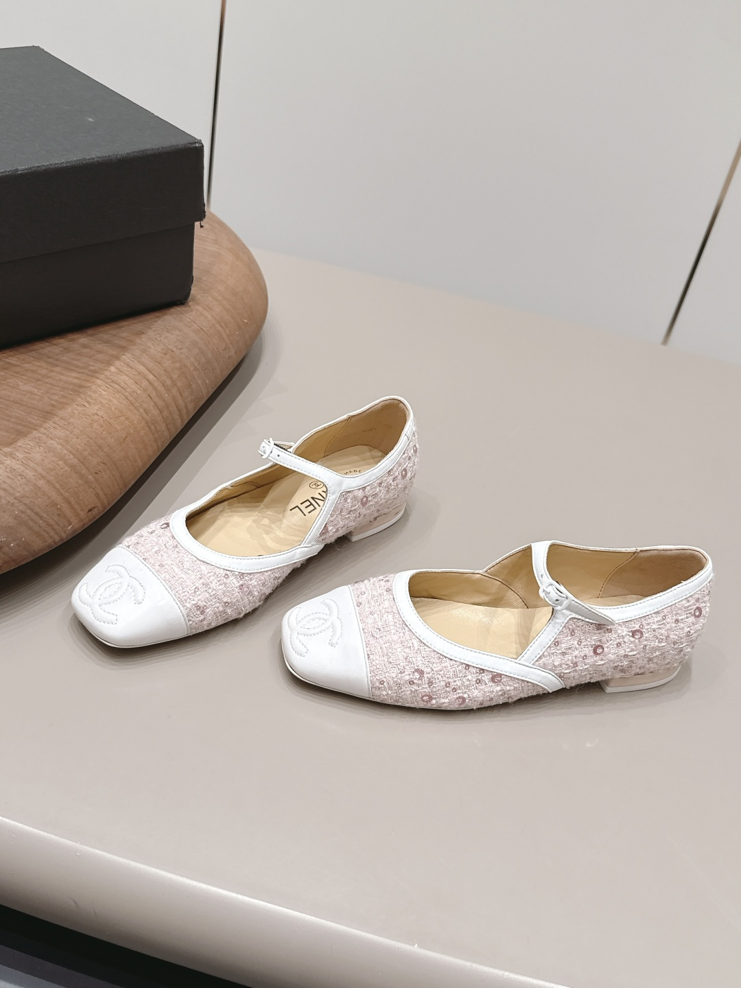 Chanel Classic Luxury Leather Shoe Loafer Ref 2