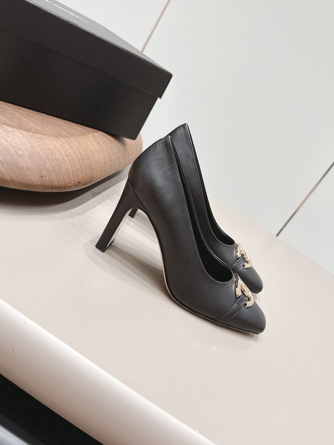 Chanel Classic Luxury Leather Shoe Loafer Ref 3