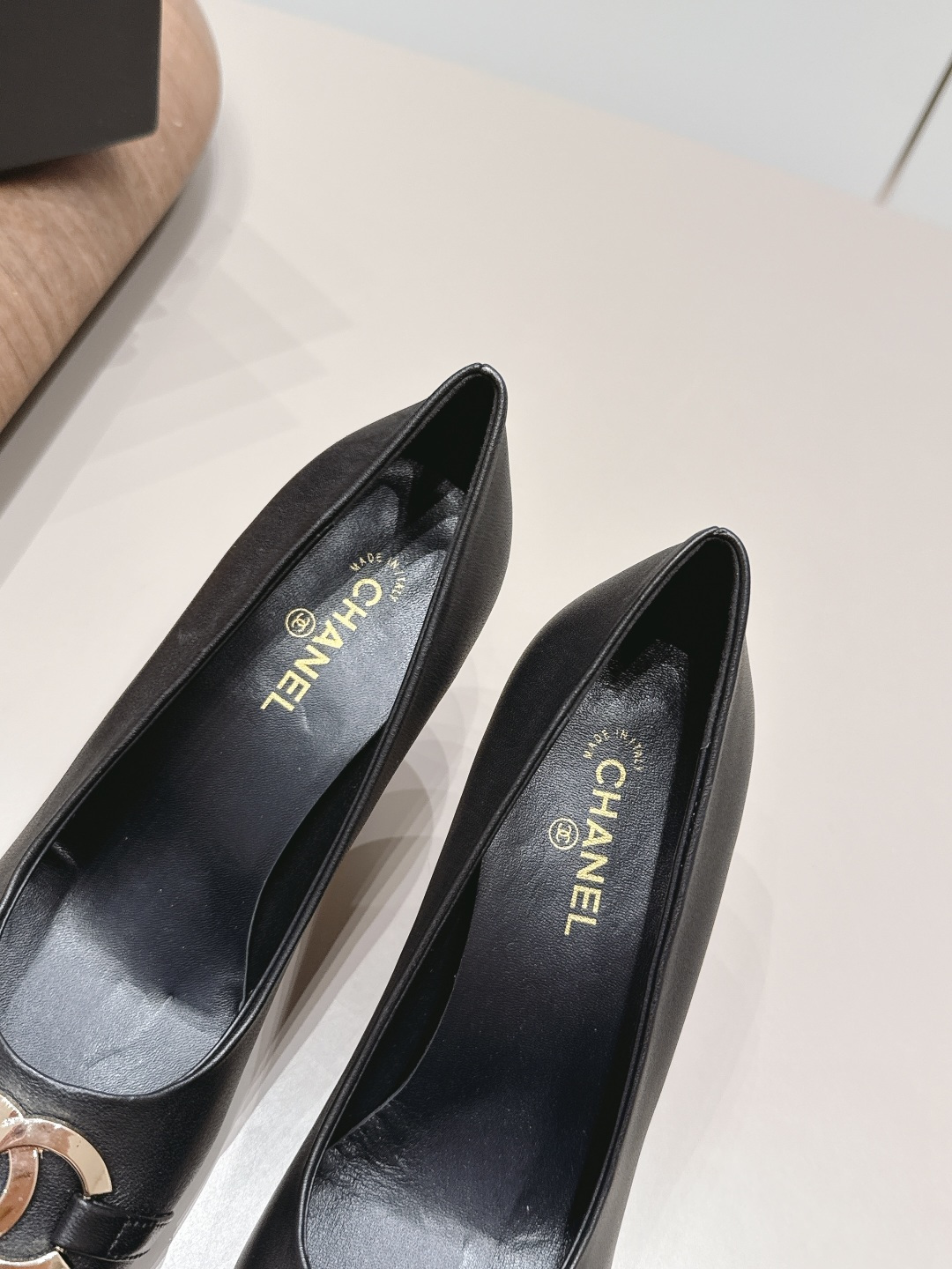 Chanel Classic Luxury Leather Shoe Loafer Ref 7