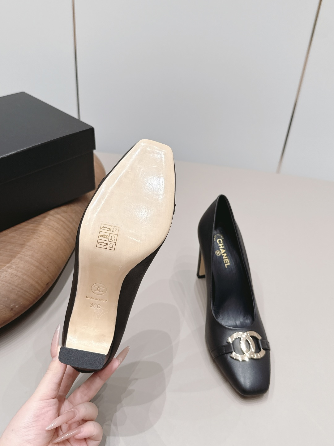 Chanel Classic Luxury Leather Shoe Loafer Ref 9