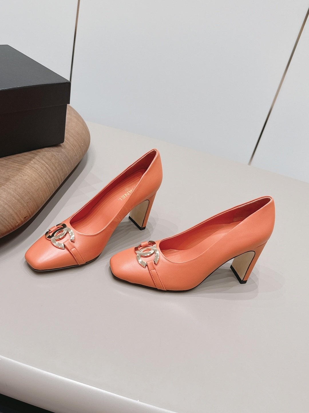 Chanel Classic Luxury Leather Shoe Loafer Ref.0E955CE7 2
