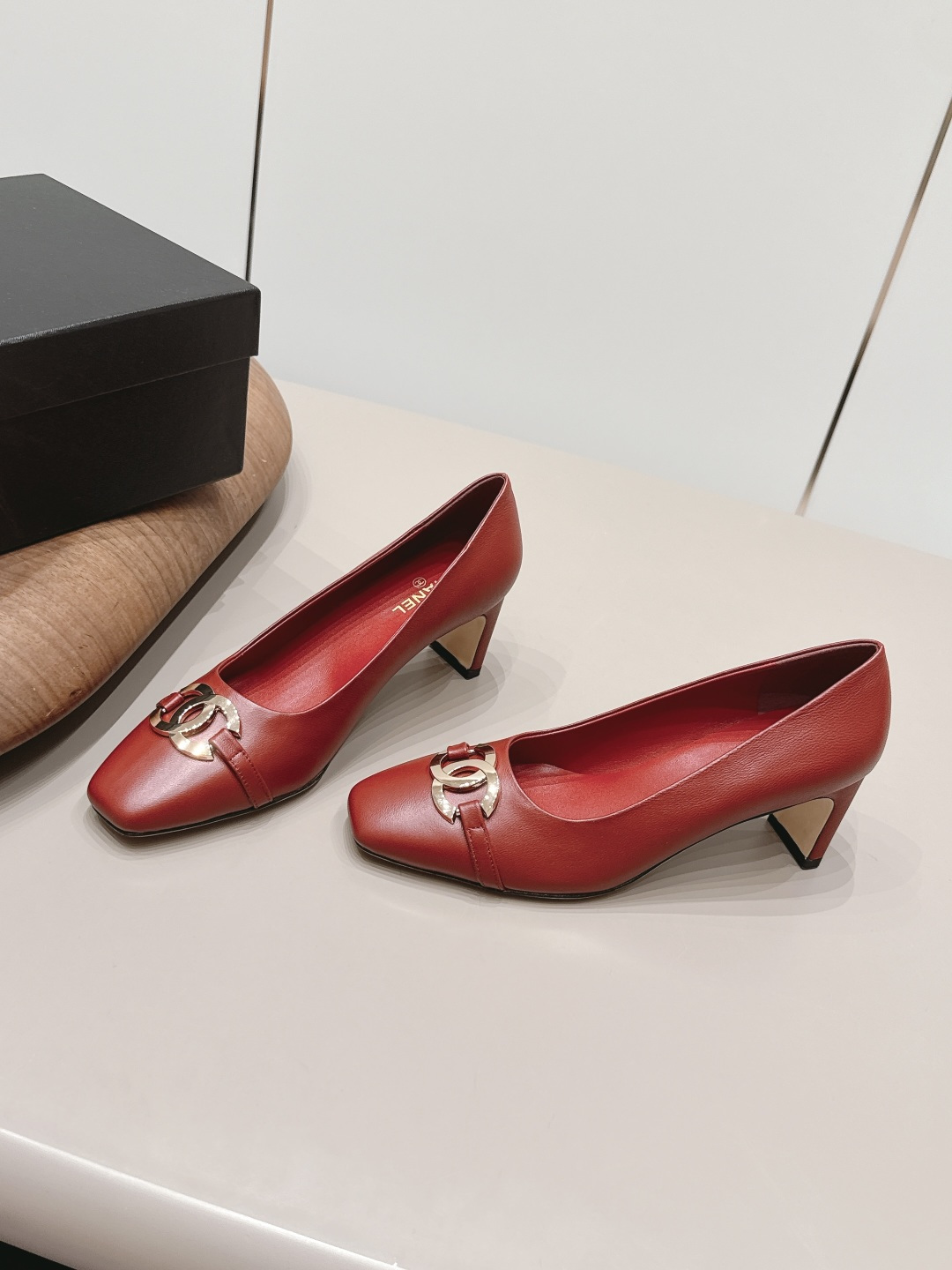 Chanel Classic Luxury Leather Shoe Loafer Ref.717066F2 2