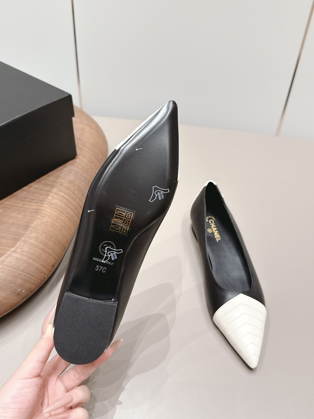 Chanel Classic Luxury Leather Shoe Loafer Ref.63025C94 9