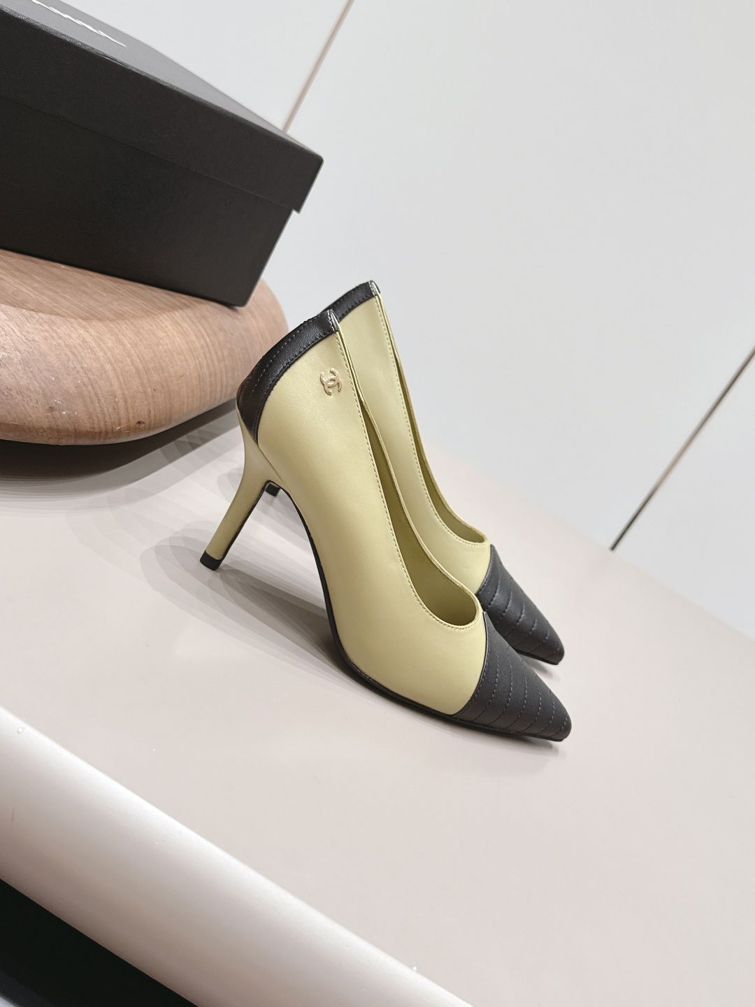 Chanel Classic Luxury Leather Shoe Loafer Ref.805148F8 3