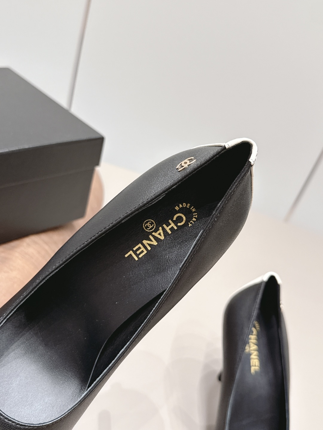 Chanel Classic Luxury Leather Shoe Loafer Ref 7