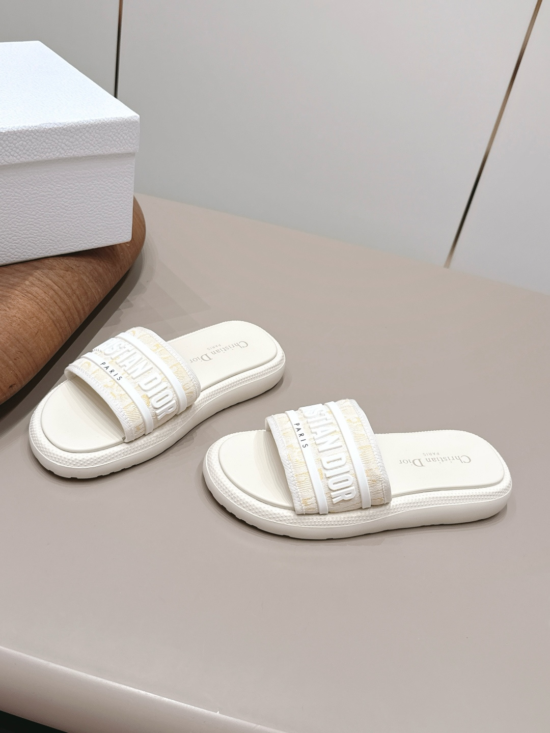 Dior 迪奥 26vs春夏爆款凉鞋系列 2