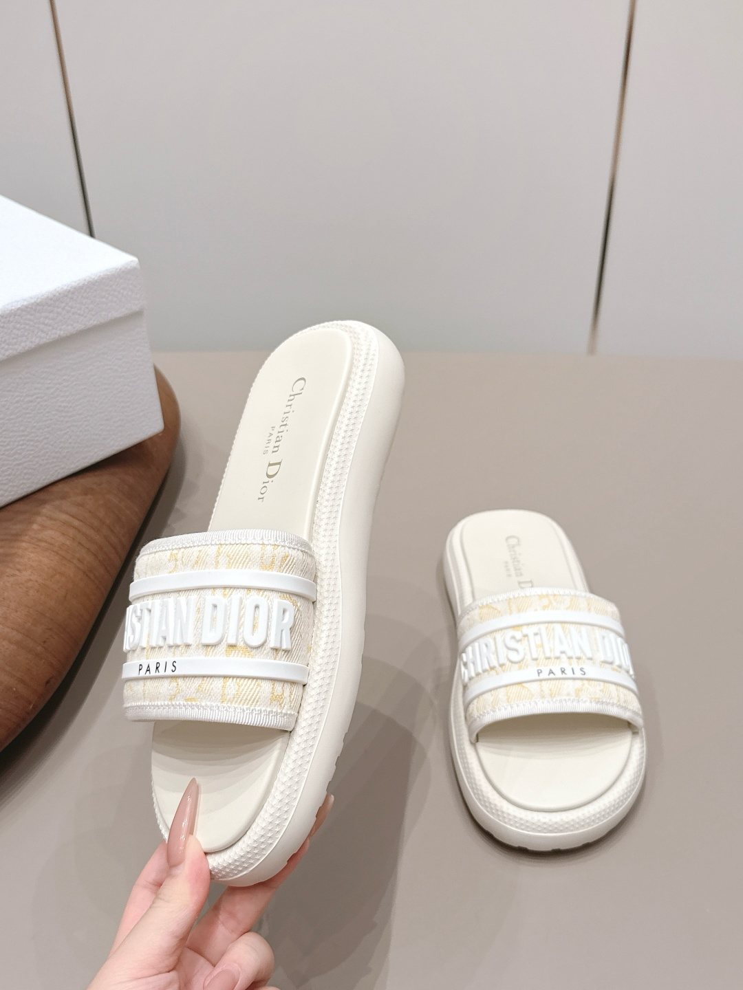 Dior 迪奥 26vs春夏爆款凉鞋系列 4