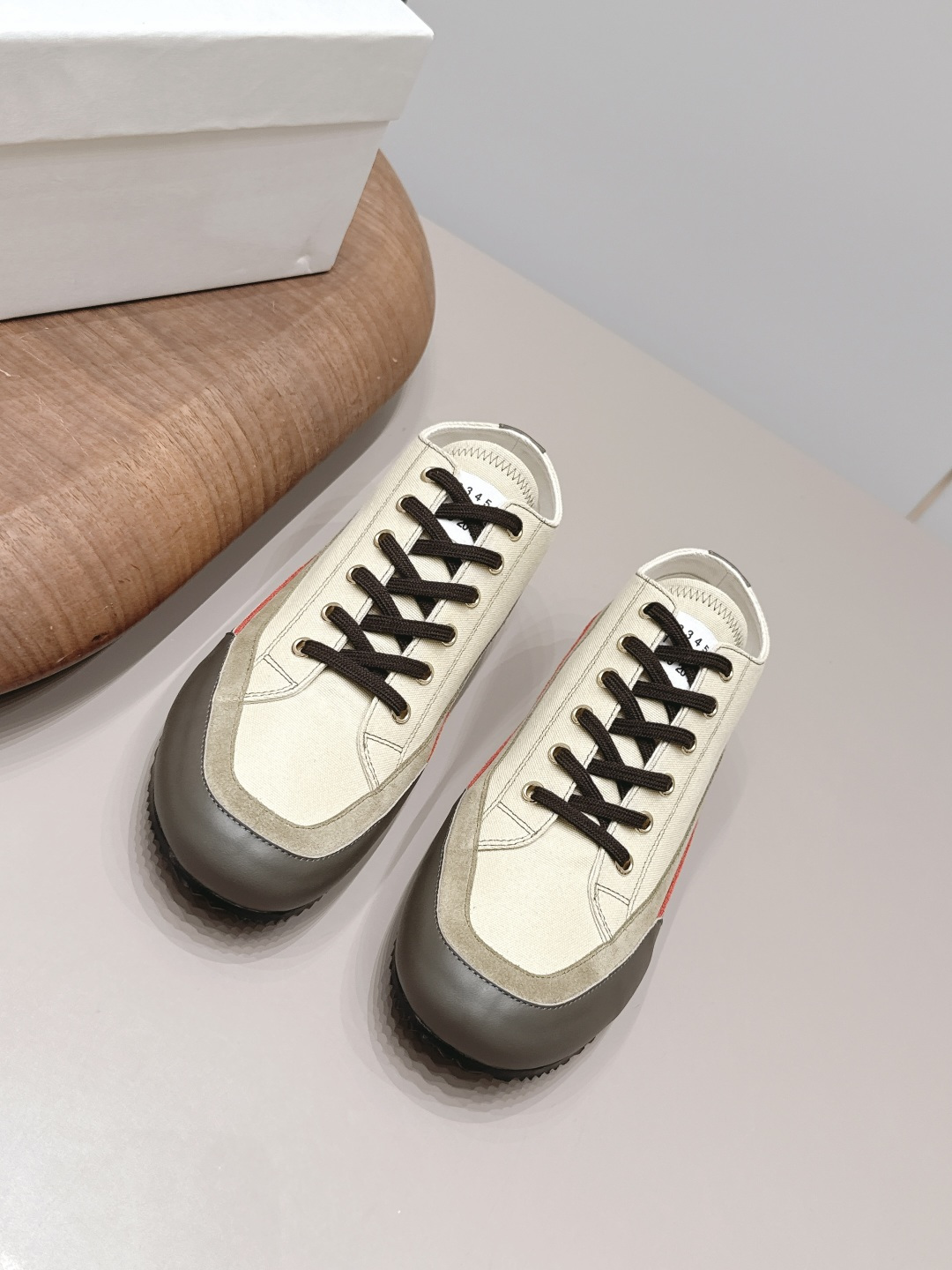 Maison Margiela Classic Luxury Leather Shoe Loafer Ref.07F4A318