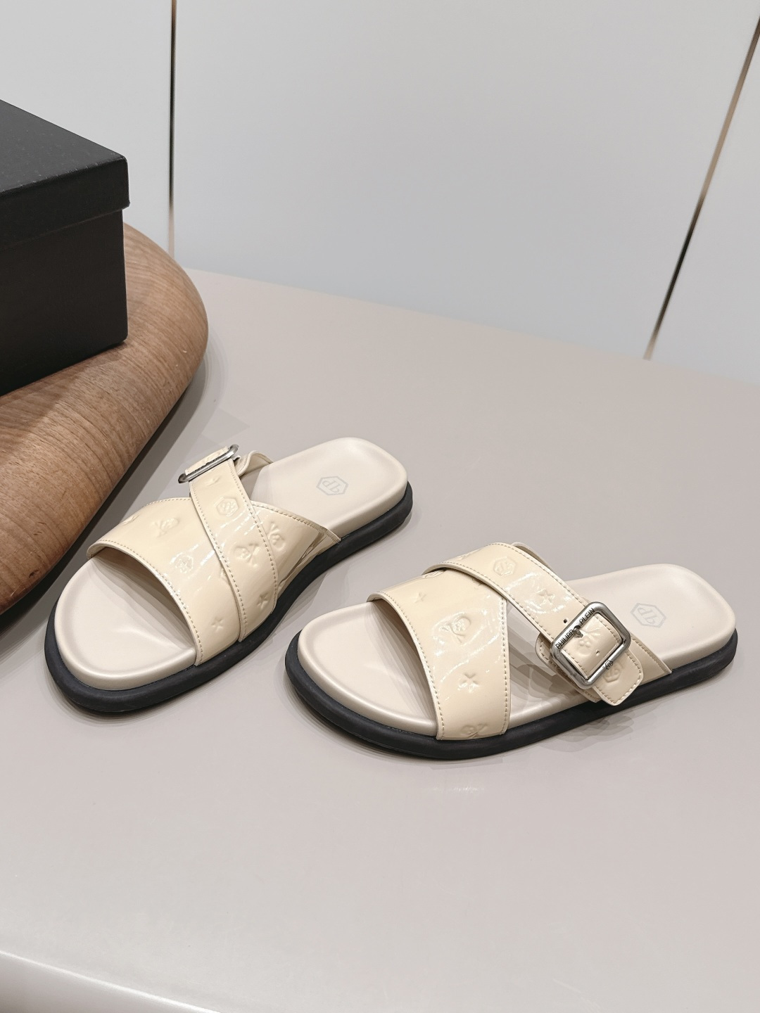 诺悠翩雅 Loro Piana 经典高奢皮鞋鞋履高跟鞋 #B2F8D30C 2