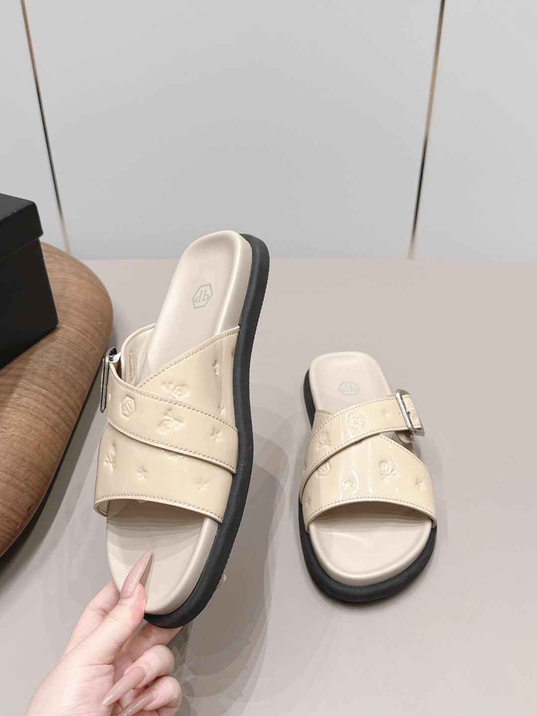 诺悠翩雅 Loro Piana 经典高奢皮鞋鞋履高跟鞋 #B2F8D30C 4