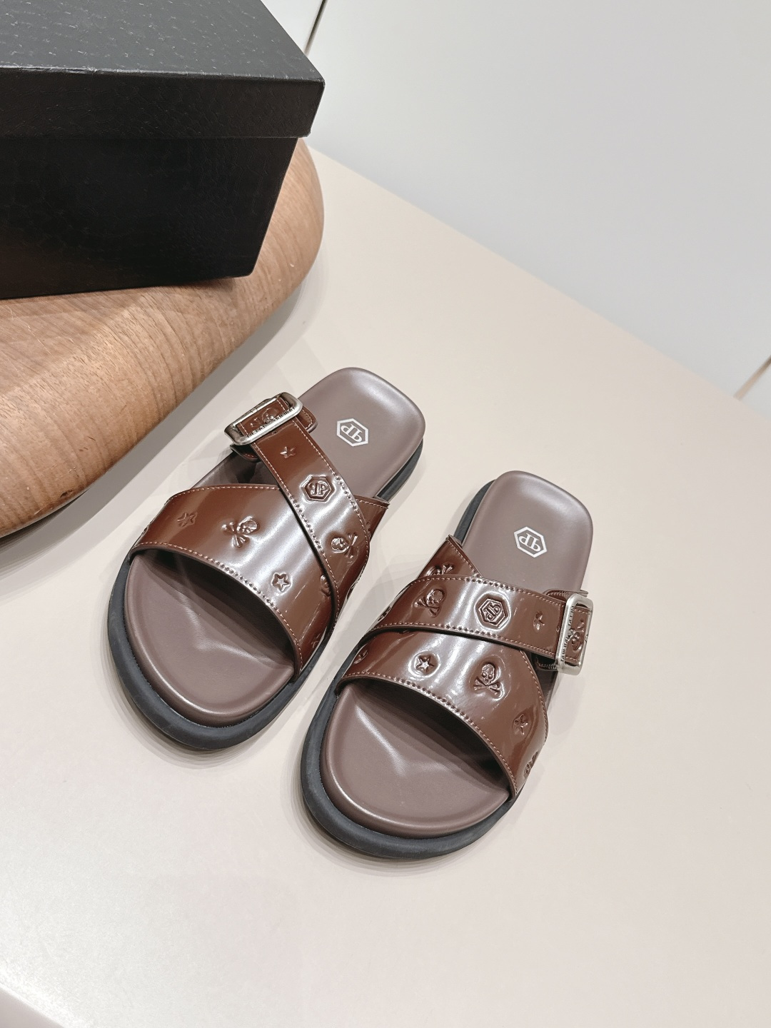 Ferragamo Classic Luxury Leather Shoe Loafer Ref