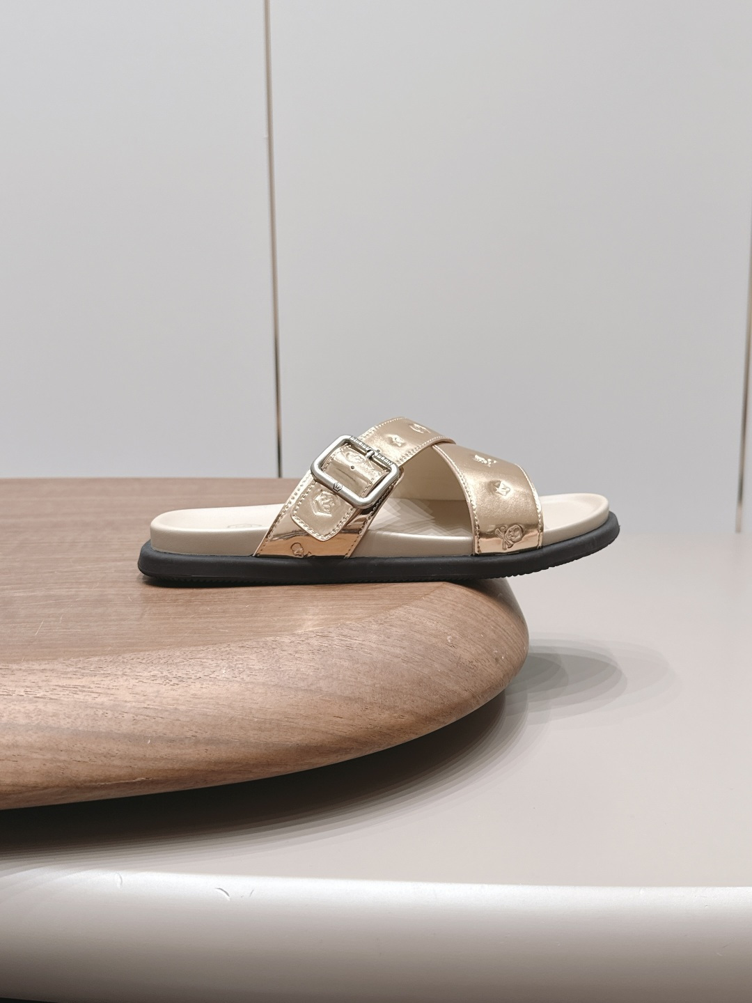 Jimmy Choo Classic Luxury Leather Shoe Loafer Ref 5