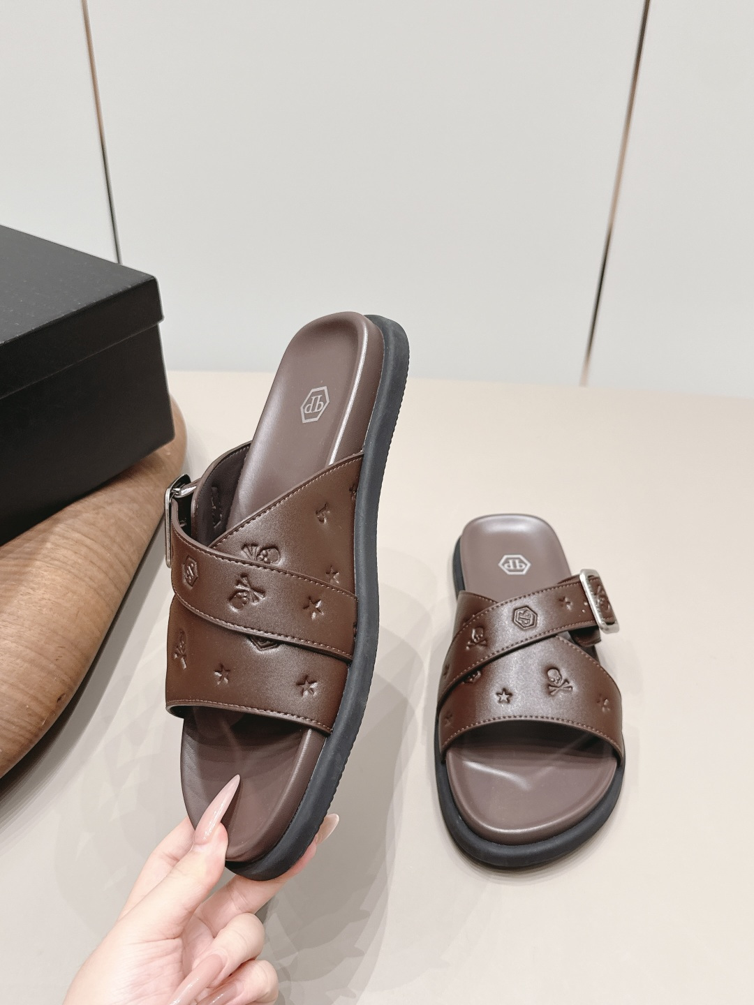 Roger Vivier Classic Luxury Leather Shoe Loafer Ref.5A7656F0 4