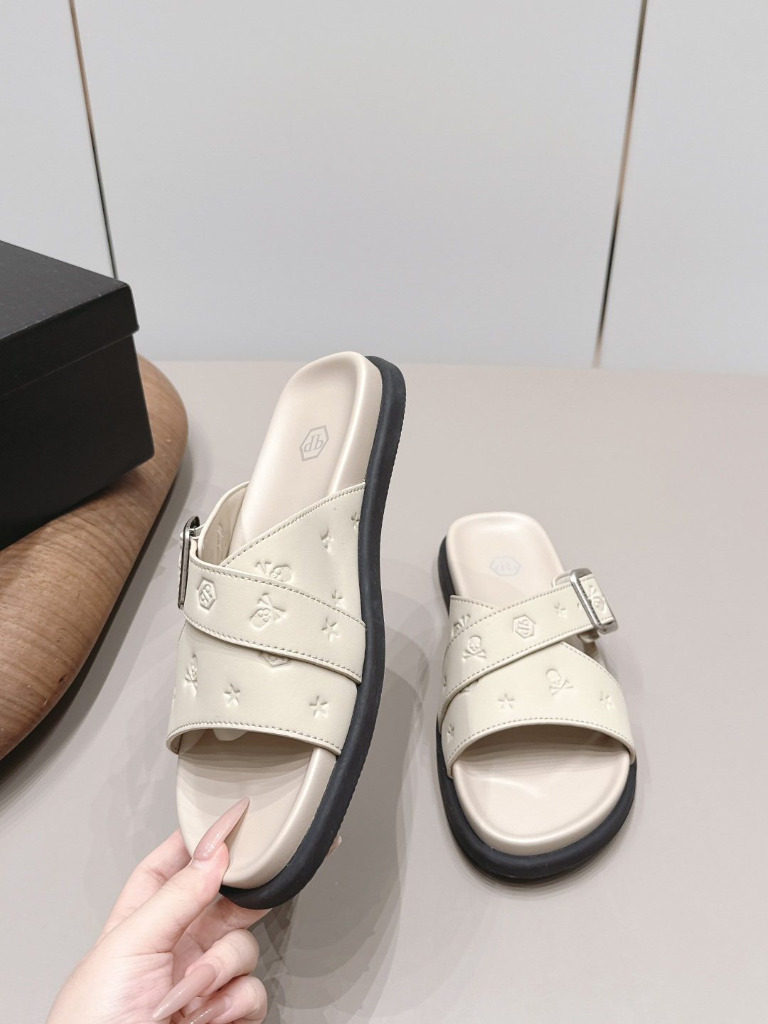 路铂廷 Christian Louboutin 经典高奢皮鞋鞋履高跟鞋 #25C195A6 4