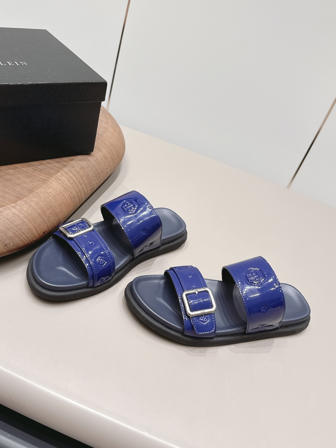 Fendi Classic Luxury Leather Shoe Loafer Ref.3A92C0C5 2