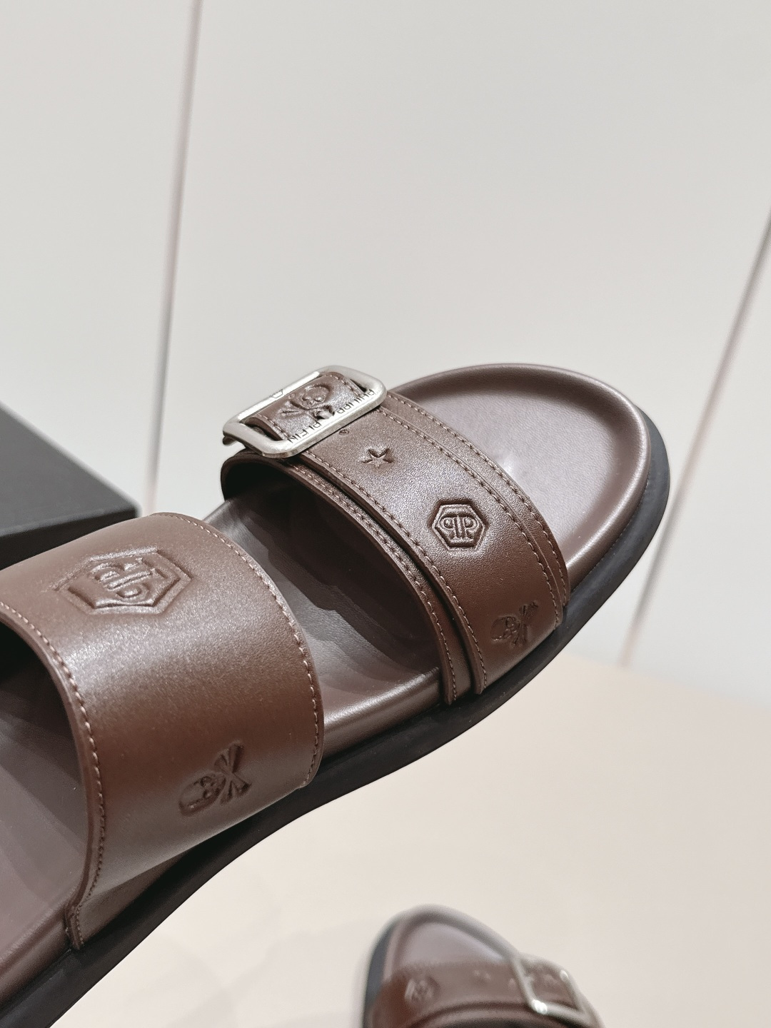 Miu Miu Classic Luxury Leather Shoe Loafer Ref 6
